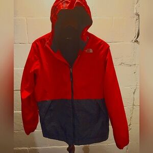 The North Face BOYS XL 18/19 Red & Blue Sherpa Lined Hooded Zippered Winter Coat